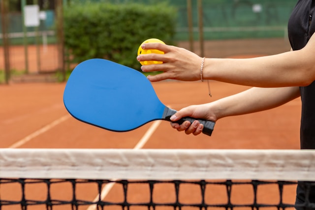 How To Deal With Difficult Shots In Pickleball